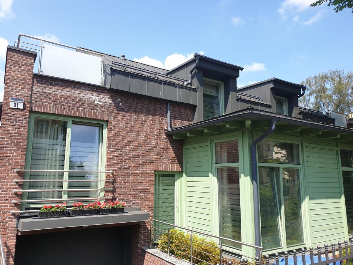 Homestay House *